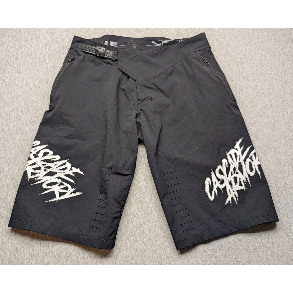 Cascade Armory The Hot Dust II MTB Shorts in Ninja Black